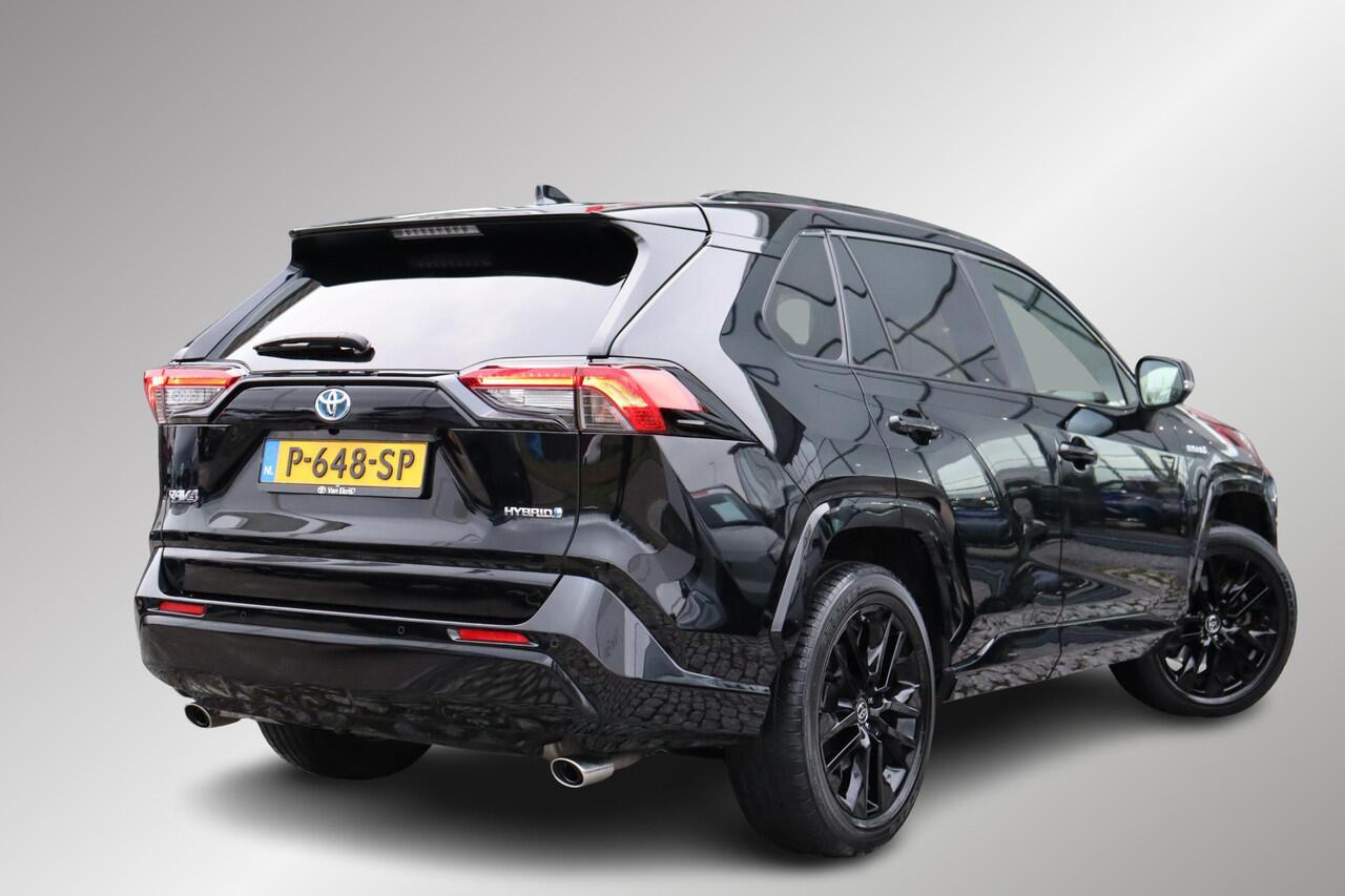Toyota RAV4 2.5 Hybrid AWD Black Edition, Apple Carplay / Android Auto, JBL Audio, Parkeersensoren.