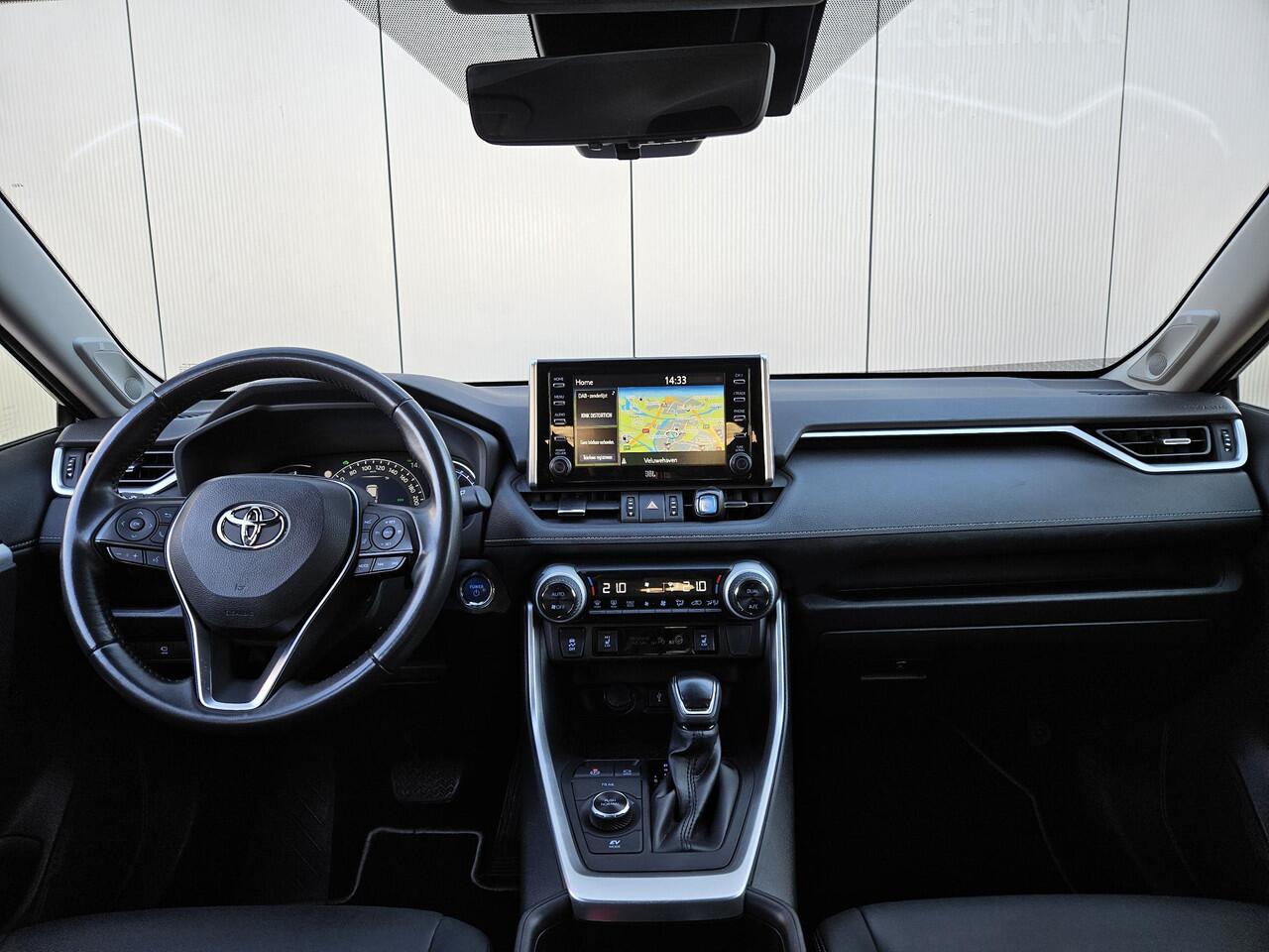 Toyota RAV4 2.5 Hybrid AWD Style , 54.000 km, 360 gr Camera, Trekhaak, Leer, Navigatie, Org NL en 1e Eigenaar.