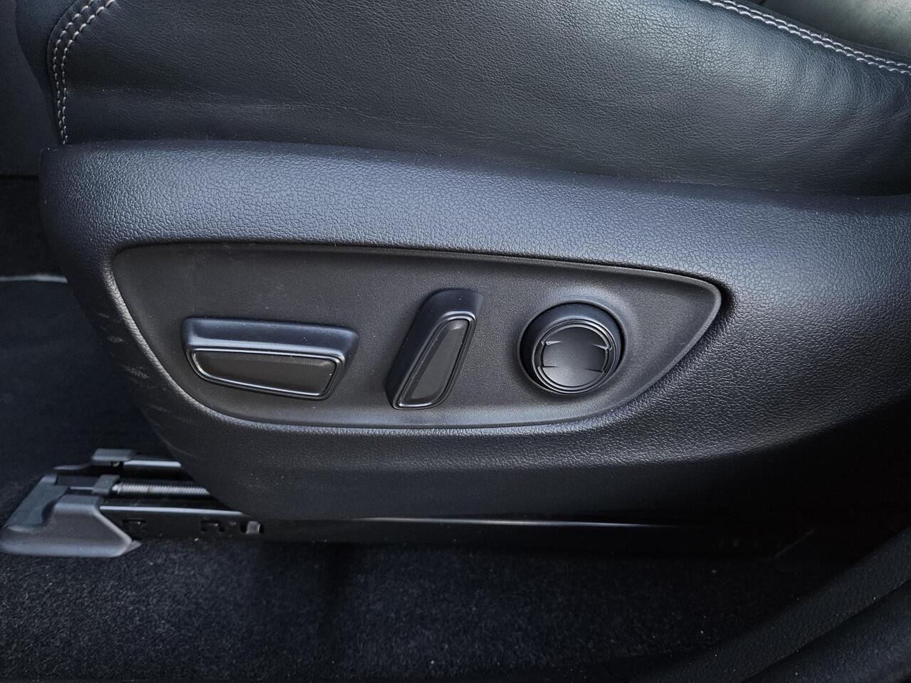 Toyota RAV4 2.5 Hybrid AWD Style , 54.000 km, 360 gr Camera, Trekhaak, Leer, Navigatie, Org NL en 1e Eigenaar.