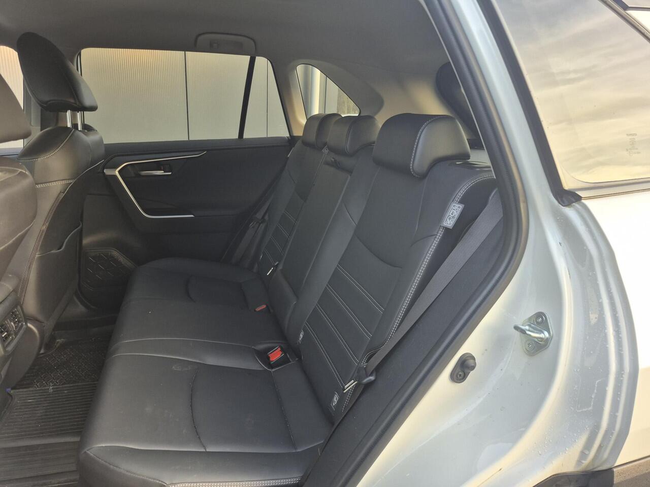 Toyota RAV4 2.5 Hybrid AWD Executive | Leder | Trekhaak | LED | Keyless | Carplay |