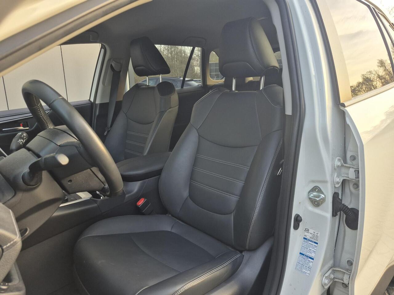 Toyota RAV4 2.5 Hybrid AWD Executive | Leder | Trekhaak | LED | Keyless | Carplay |