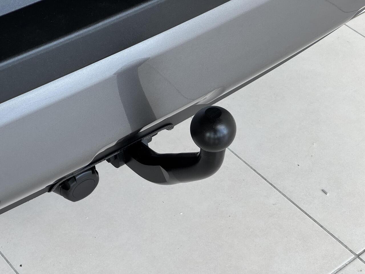 Toyota RAV4 2.5 Hybrid Style | Elektr. achterklep | Keyless | Trekhaak (vast) | Stoel/stuur verw. |