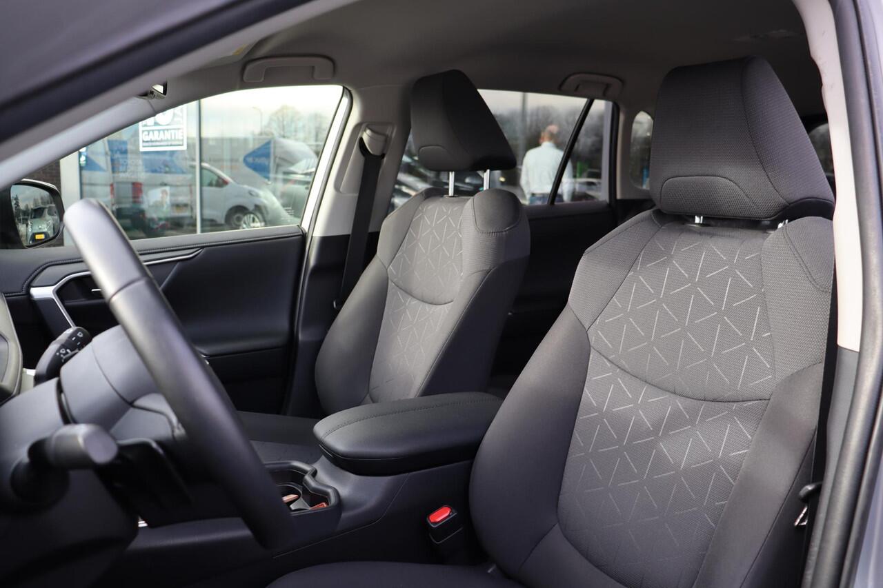 Toyota RAV4 2.5 Hybrid Dynamic, 1e eigenaar NL auto, Apple carplay, Android auto, Parkeersensoren, Elek Achterklep.