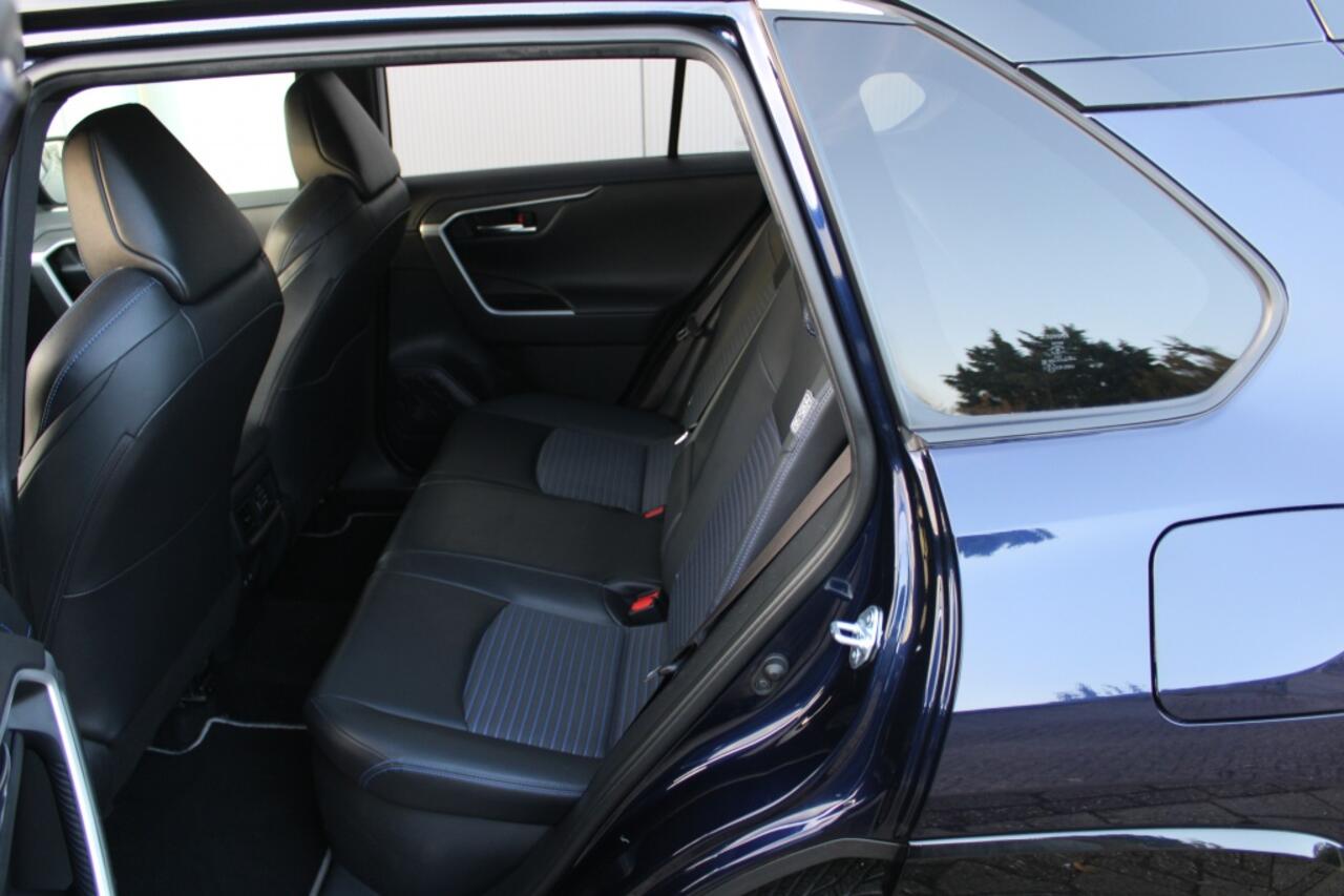 Toyota RAV4 2.5 Hybrid AWD Style