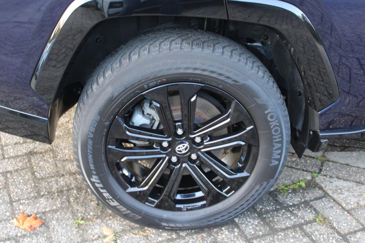 Toyota RAV4 2.5 Hybrid AWD Style