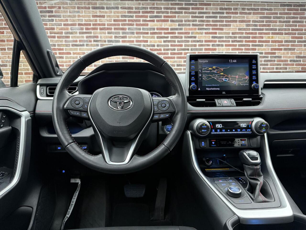 Toyota RAV4 2.5 Plug-in Hybrid AWD Style Adaptive Panorama Camera Memory