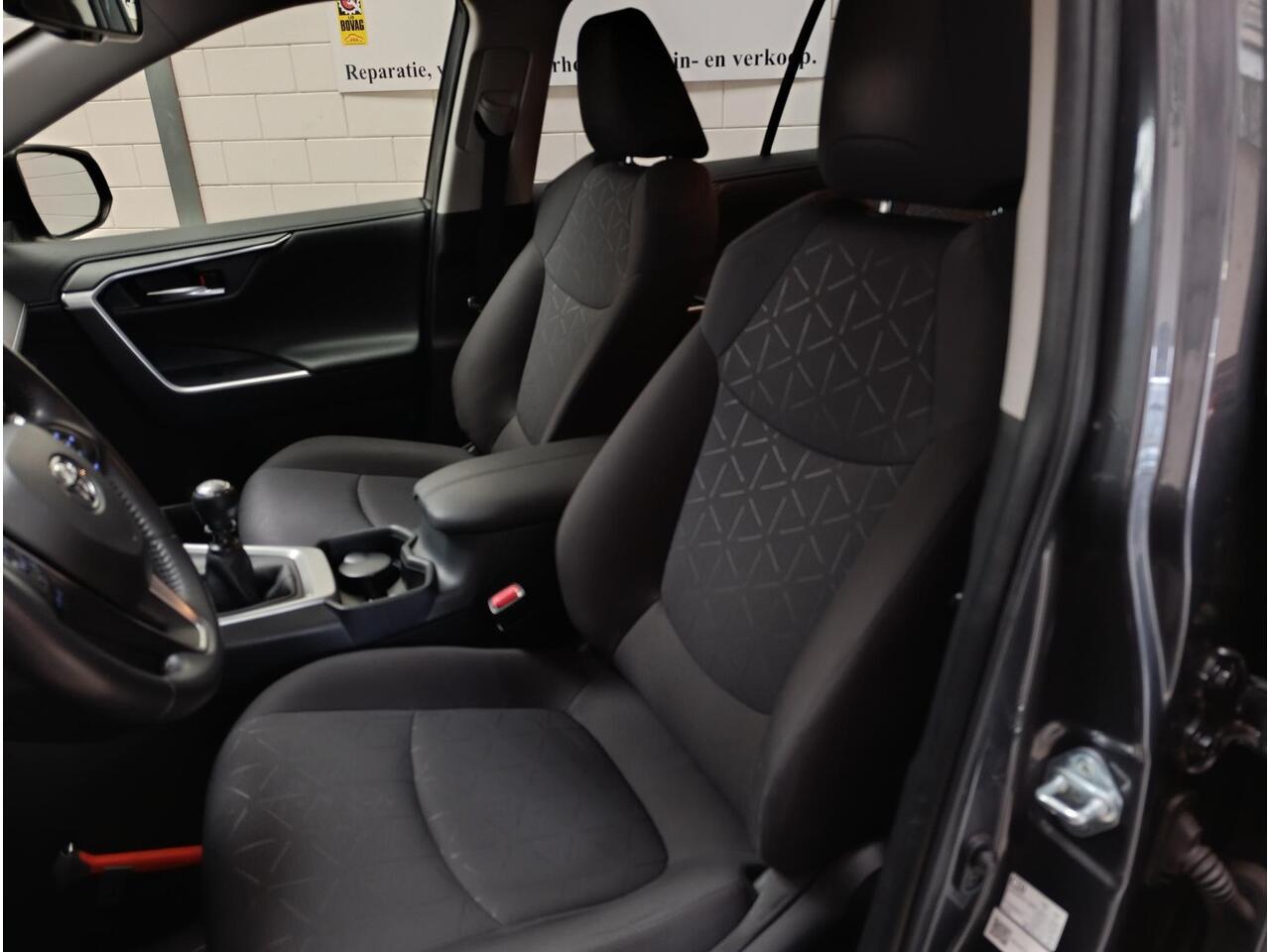Toyota RAV4 2.0 VVT-iE Dynamic Navigatie | Camera | Keyless | Automatische airco | parkeer sensoren | Trekhaak
