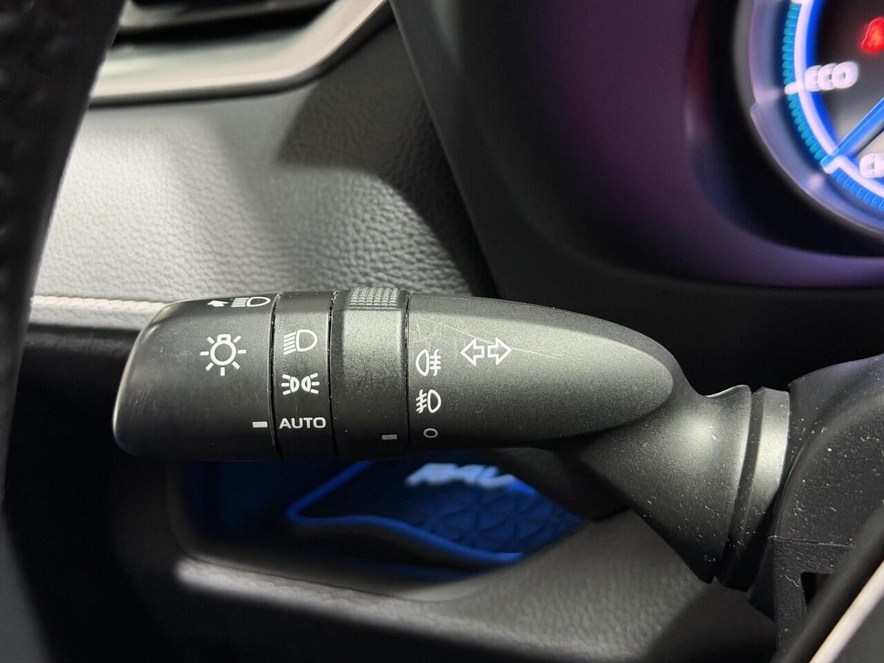 Toyota RAV4 2.5 Hybrid AWD Black Edition | Afn. Trekhaak | All season banden | Side Skirts |