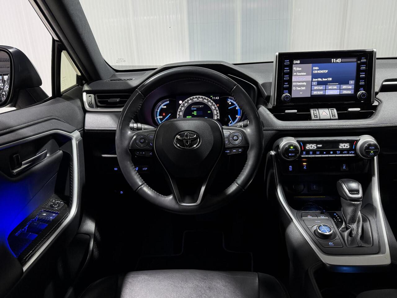 Toyota RAV4 2.5 Hybrid AWD Black Edition | Afn. Trekhaak | All season banden | Side Skirts |