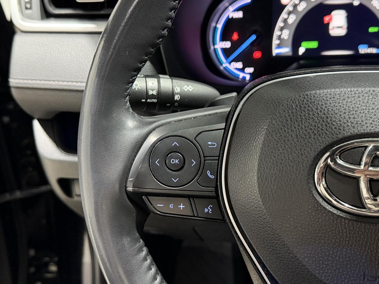 Toyota RAV4 2.5 Hybrid AWD Black Edition | Afn. Trekhaak | All season banden | Side Skirts |