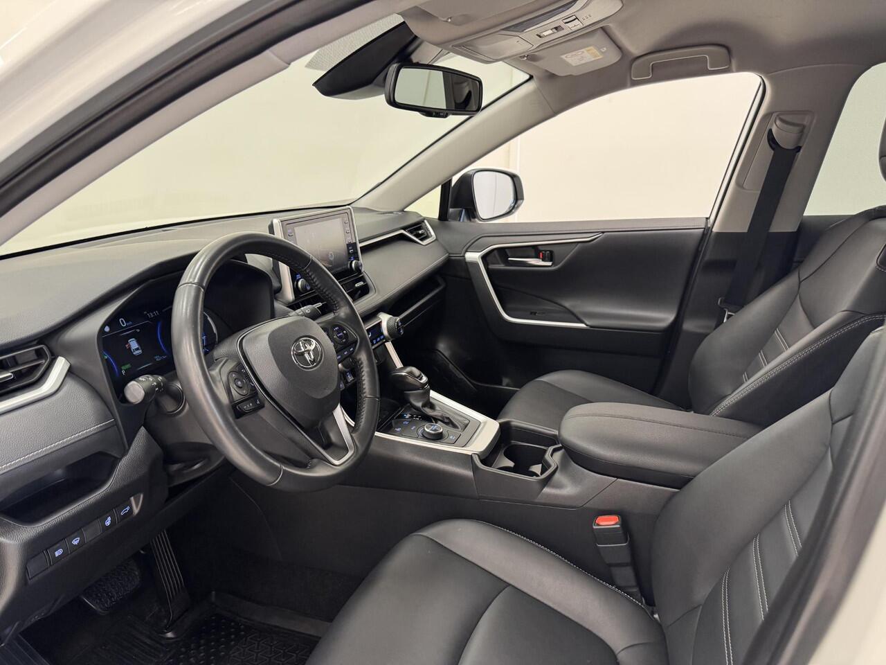 Toyota RAV4 2.5 Hybrid AWD Executive | Leder | Trekhaak | LED | Keyless | Carplay |