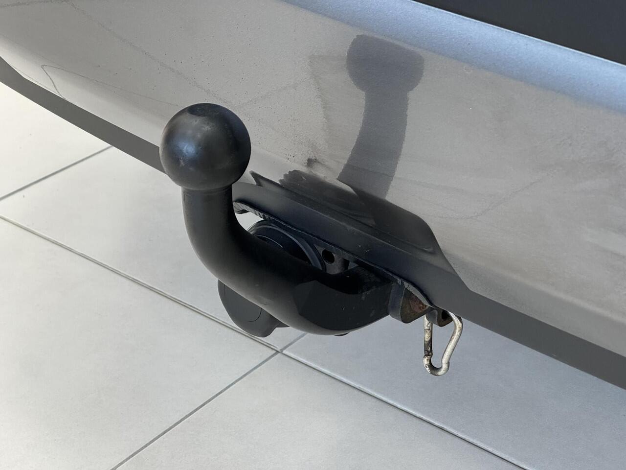 Toyota RAV4 2.5 Hybrid AWD Executive | Leder | Trekhaak | LED | Keyless | Carplay |