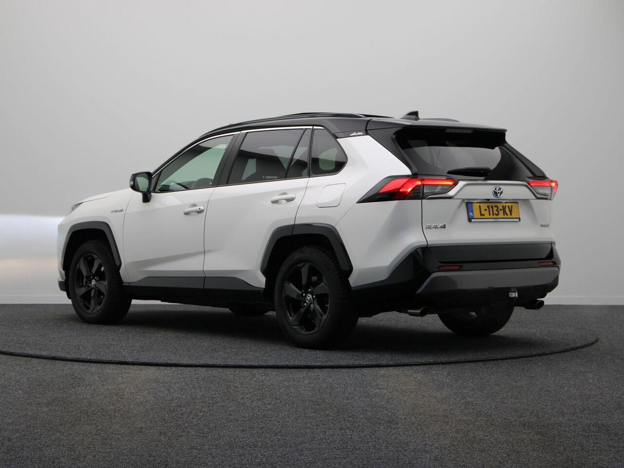 Toyota RAV4 2.5 Hybrid Bi-Tone | Panoramadak | Stuur, Stoel, en Voorruitverwarming | Trekhaak |