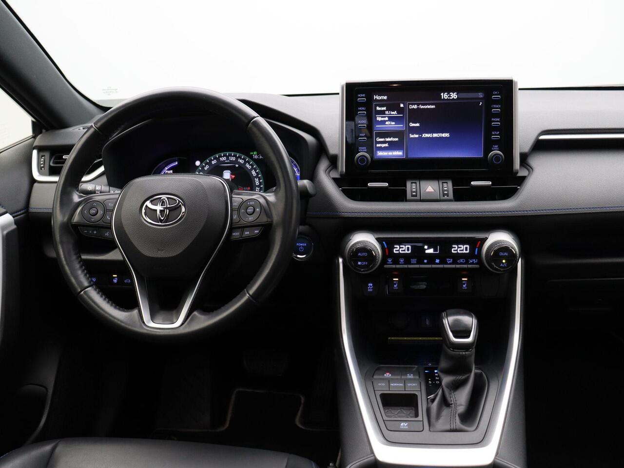 Toyota RAV4 2.5 Hybrid Bi-Tone | Panoramadak | Stuur, Stoel, en Voorruitverwarming | Trekhaak |