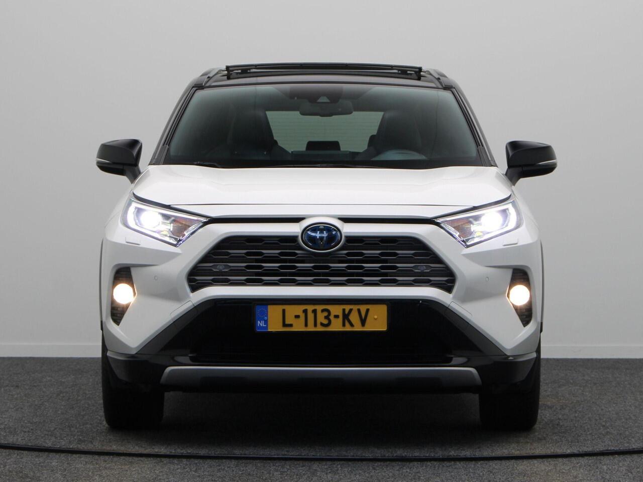 Toyota RAV4 2.5 Hybrid Bi-Tone | Panoramadak | Stuur, Stoel, en Voorruitverwarming | Trekhaak |