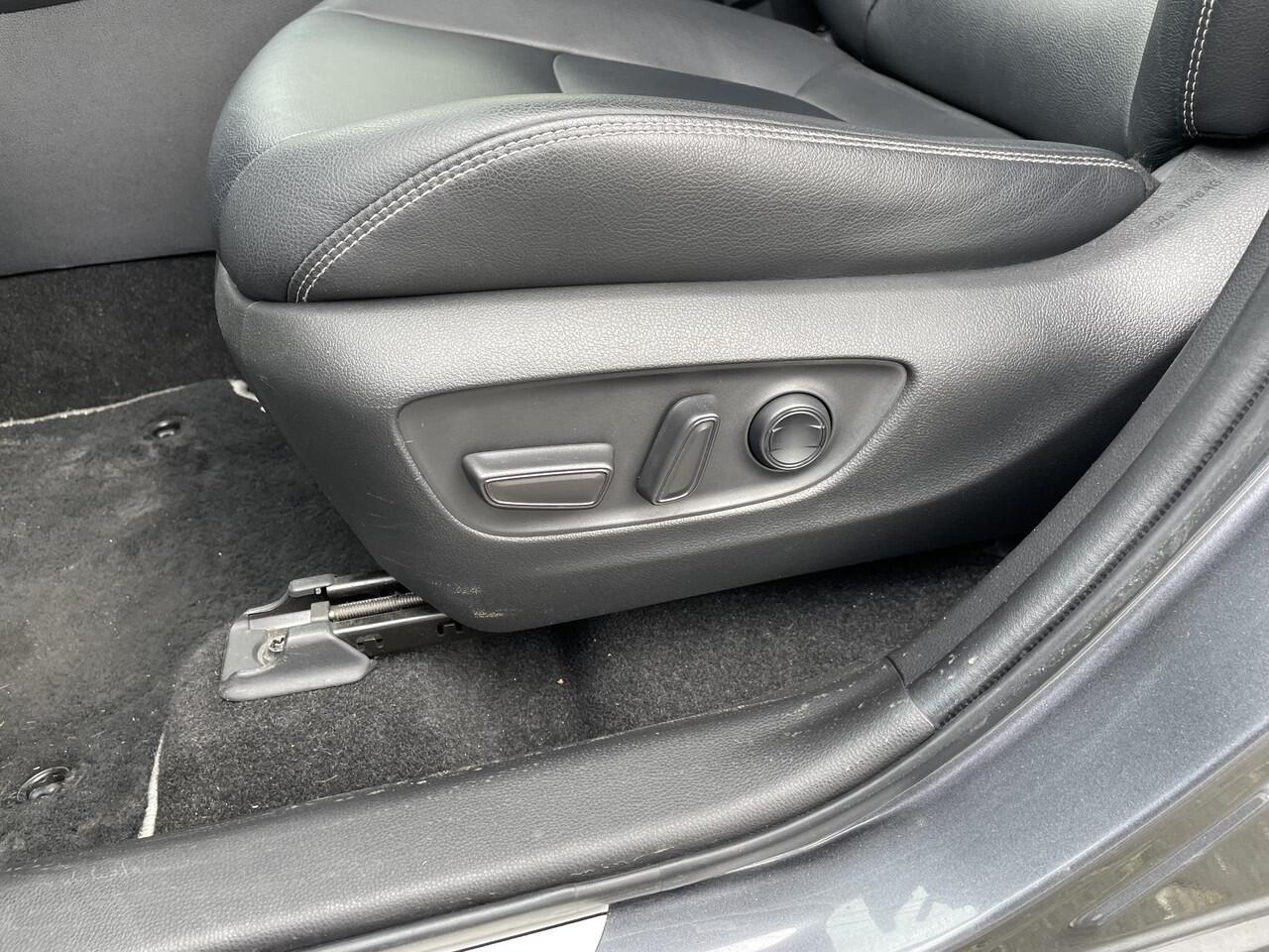 Toyota RAV4 2.5 Hybrid AWD Executive | 360 gr Camera, stoelgeheugen | Leder | enz