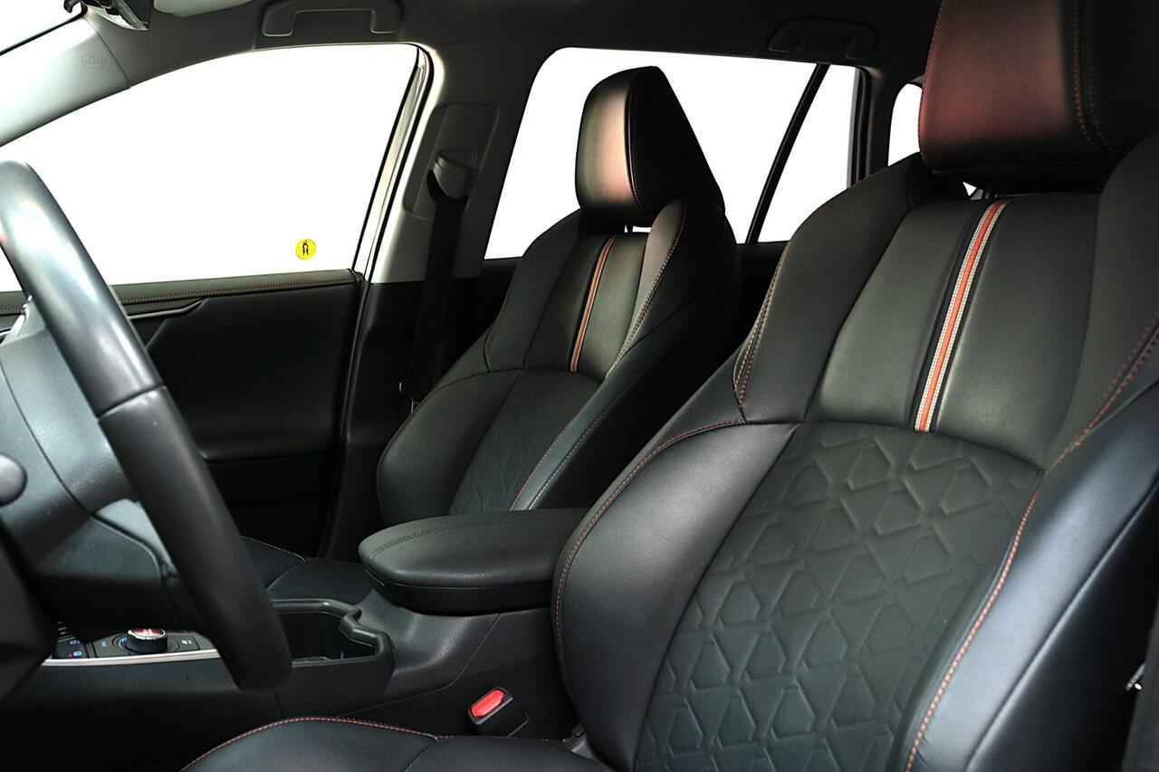 Toyota RAV4 2.5 Hybrid AWD ADVENTURE, Trekhaak, Treeplanken, Stoel & Stuurverwarming, Apple Carplay/Android Auto, BSM!