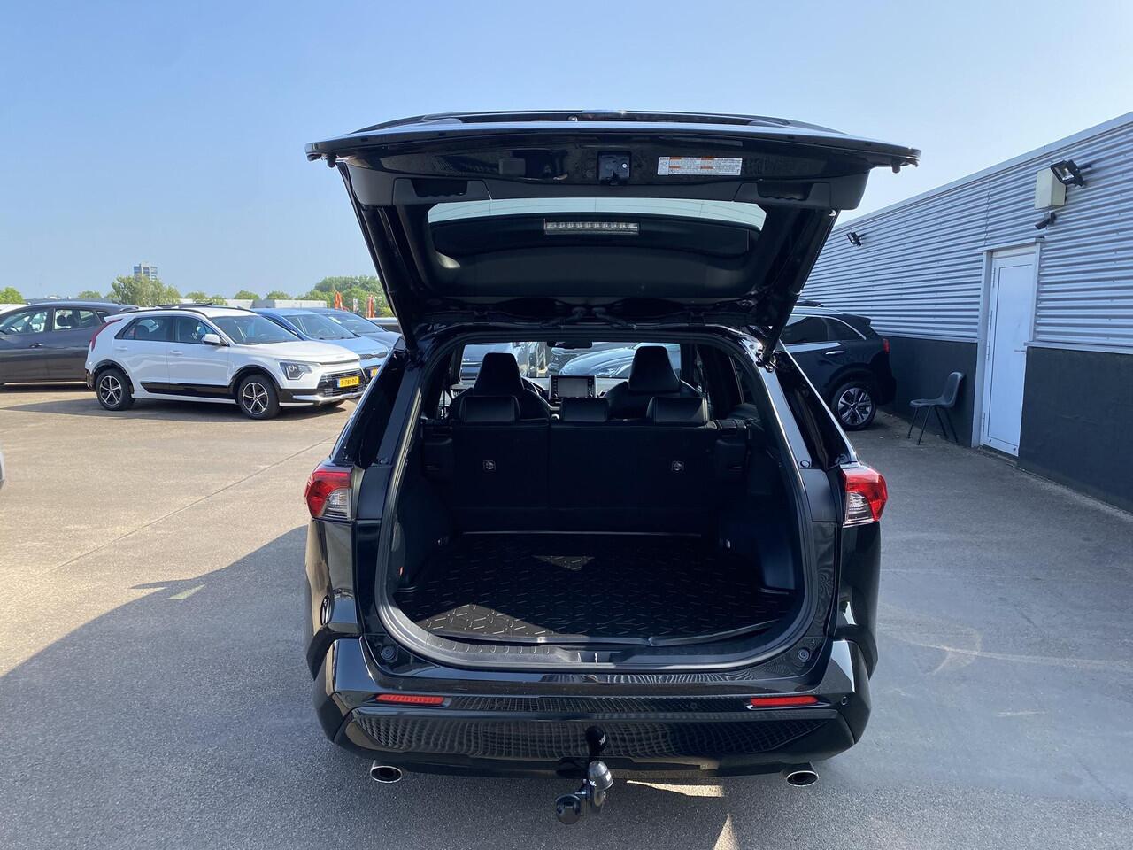 Toyota RAV4 2.5 Hybrid AWD Black Edition Trekhaak, JBL, Navigatie, Stoelverwarming, LMV, LED, Adaptieve cruise control.