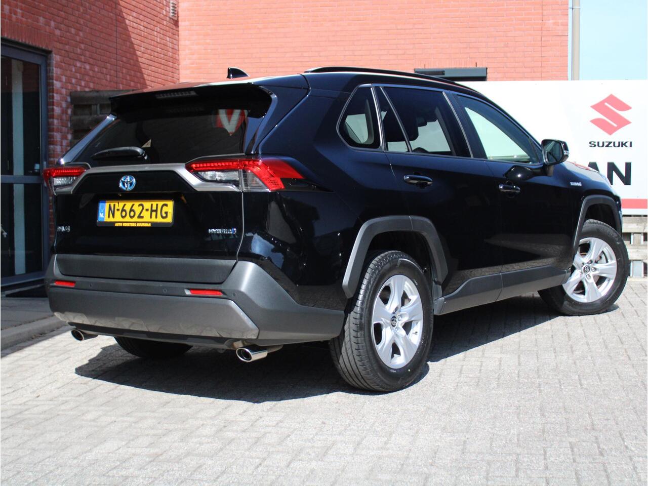 Toyota RAV4 2.5 Hybrid AWD Style 1.650 KG Trekgewicht, stuur- Camera, Parkeersensoren voor en achter
