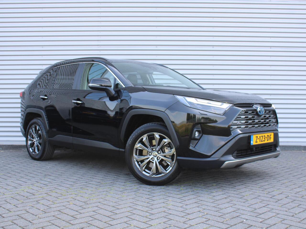 Toyota RAV4 2.5 Hybrid AWD Style | Trekhaak | Schuif-/kantel dak | Stuur-/stoelverwarming | Camera | PDC | Cruise adapt. | 18" LM | Leer |