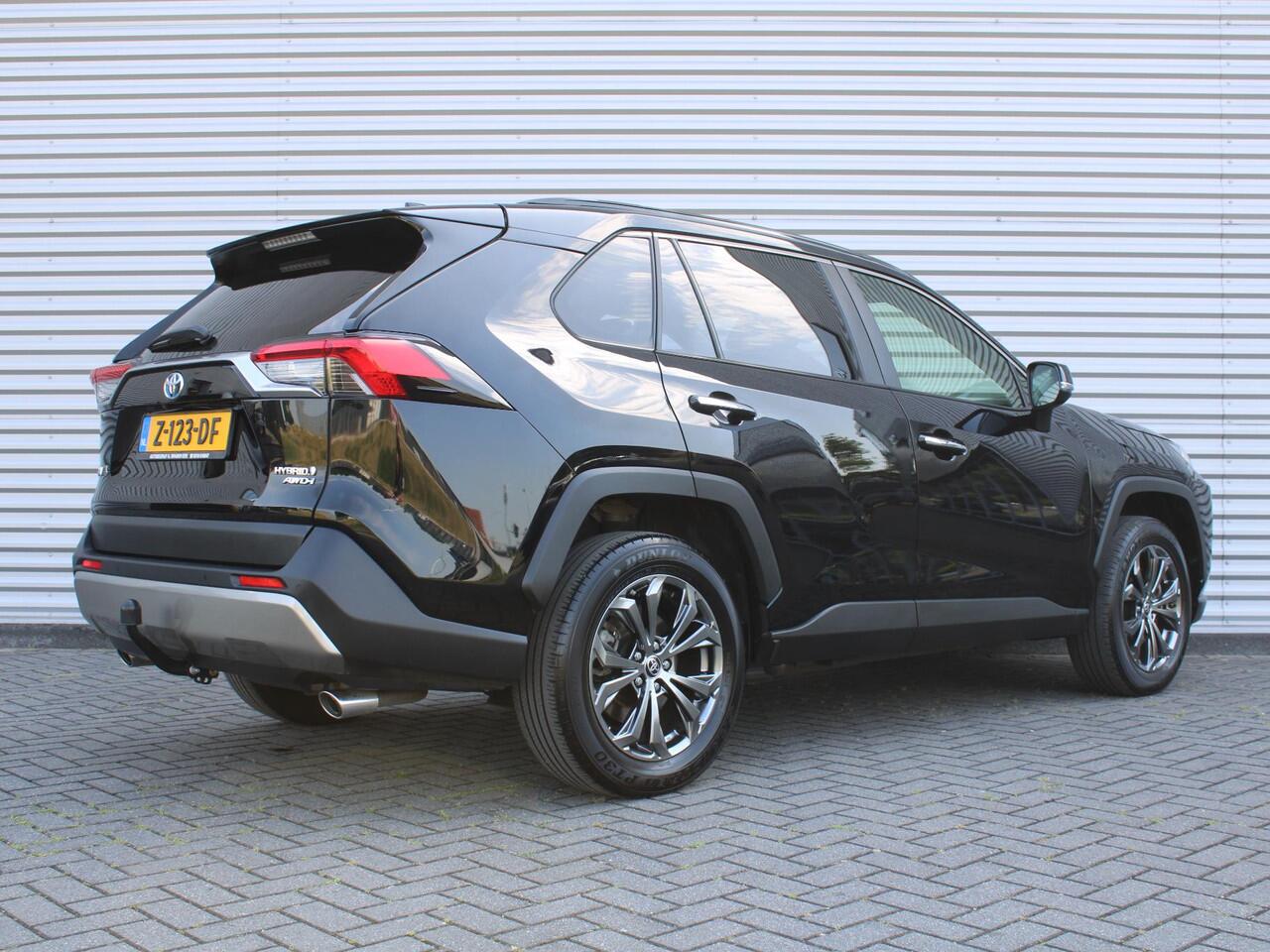 Toyota RAV4 2.5 Hybrid AWD Style | Trekhaak | Schuif-/kantel dak | Stuur-/stoelverwarming | Camera | PDC | Cruise adapt. | 18" LM | Leer |