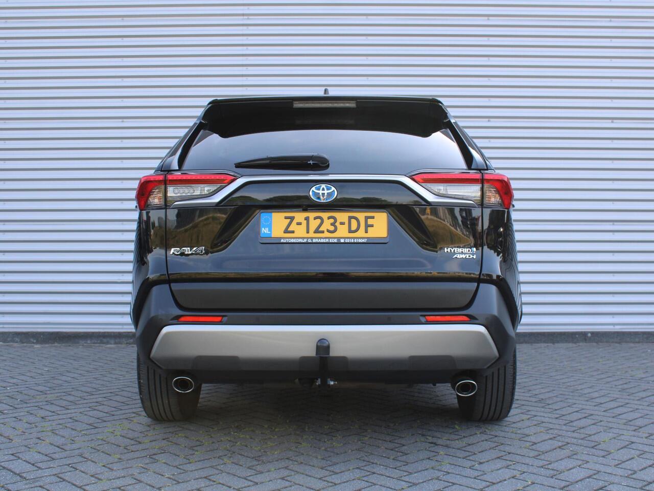 Toyota RAV4 2.5 Hybrid AWD Style | Trekhaak | Schuif-/kantel dak | Stuur-/stoelverwarming | Camera | PDC | Cruise adapt. | 18" LM | Leer |
