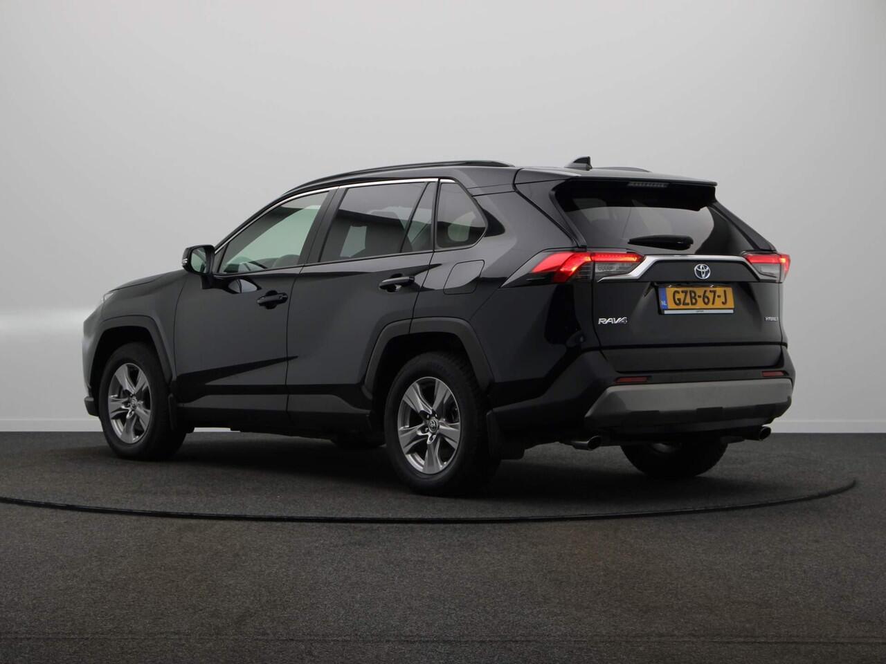 Toyota RAV4 2.5 Hybrid AWD Dynamic | Afneembare Trekhaak | 10 Jaar Garantie! | Geremd 1650kg | Stoelverwarming | Achteruitrijcamera |