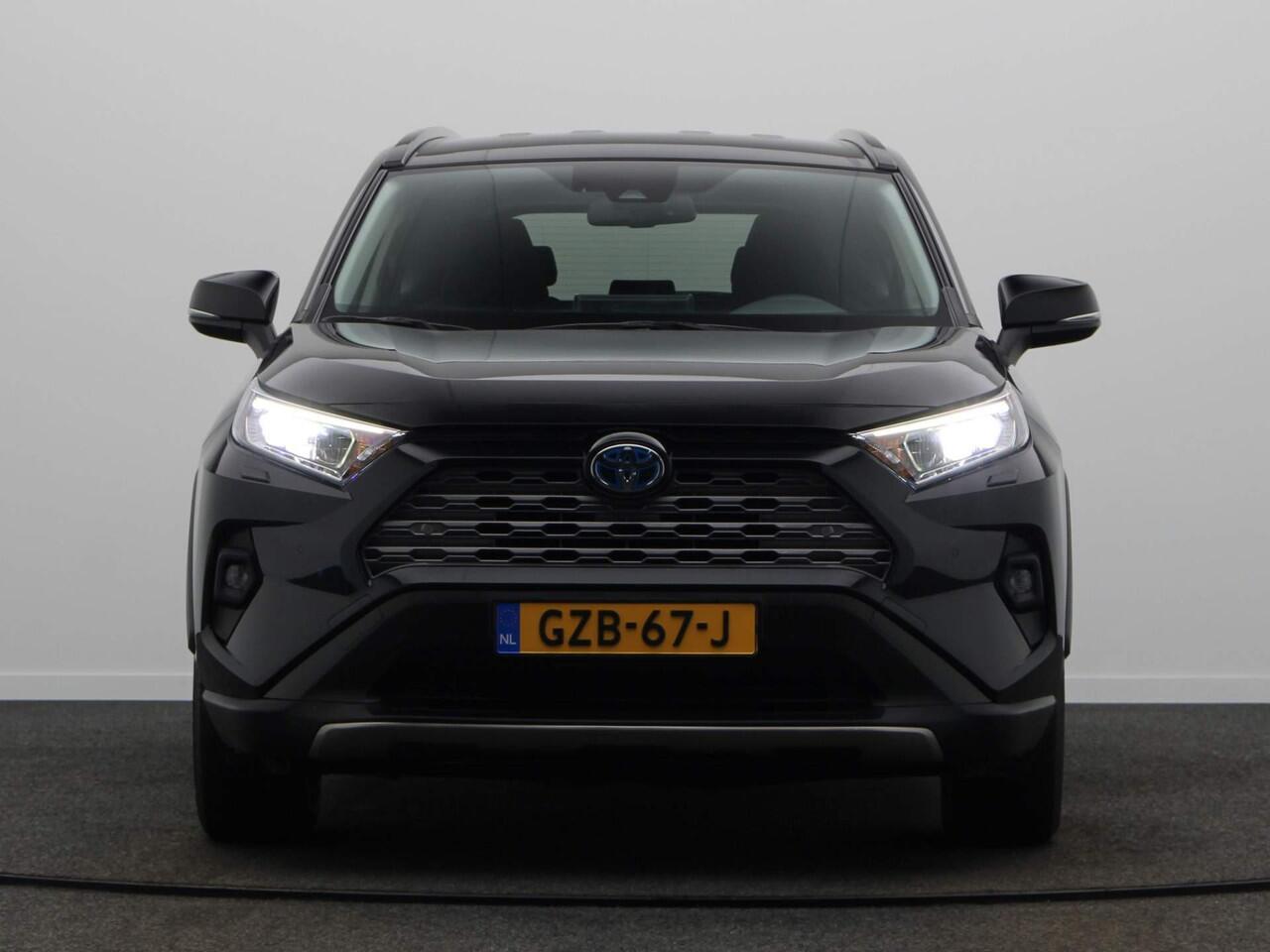 Toyota RAV4 2.5 Hybrid AWD Dynamic | Afneembare Trekhaak | 10 Jaar Garantie! | Geremd 1650kg | Stoelverwarming | Achteruitrijcamera |