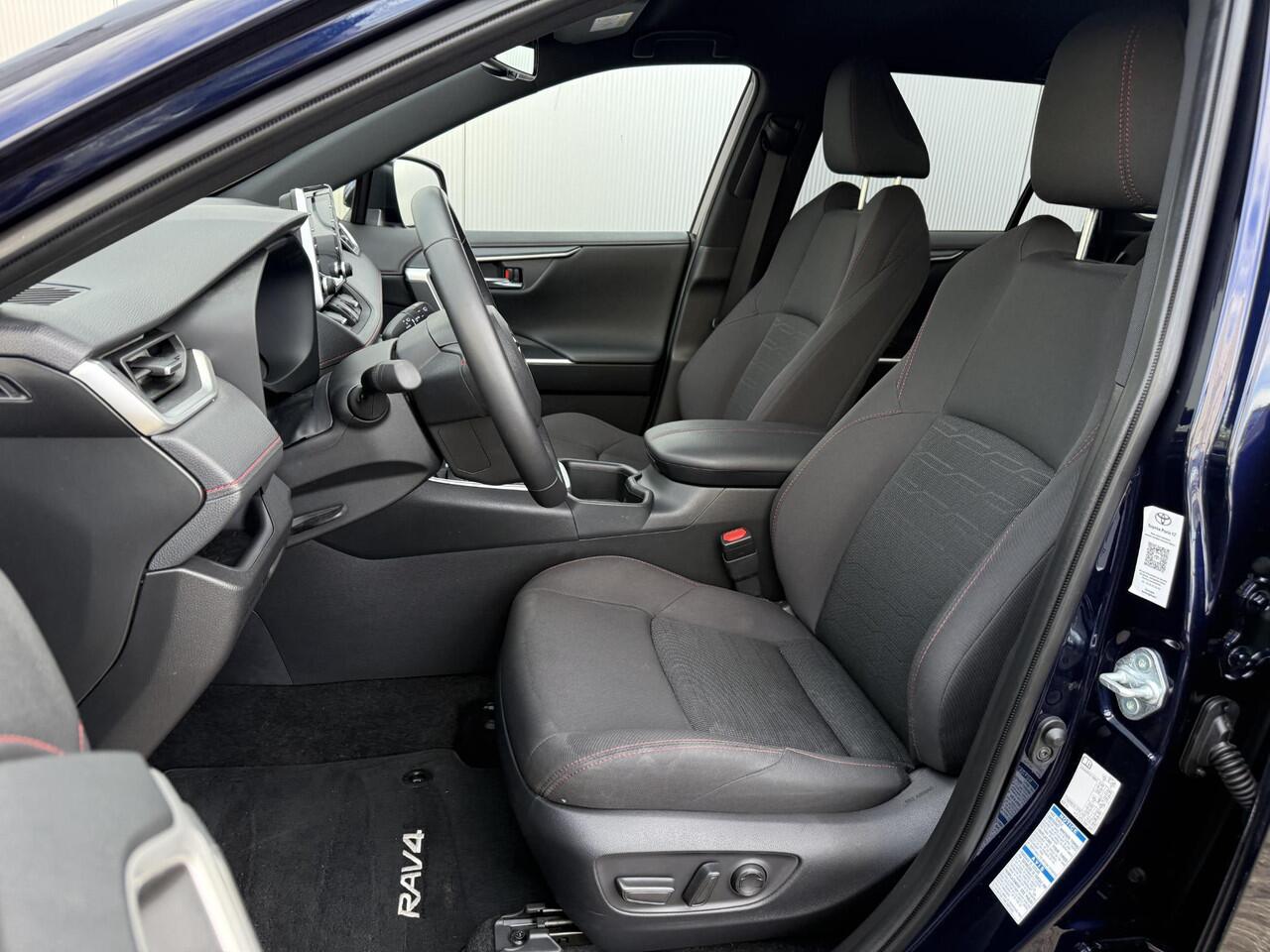 Toyota RAV4 2.5 Plug-in Hybrid AWD Dynamic **STOELVERWARMING/ ELEKTRISCHE STOEL/ APPLE CARPLAY/ ELEKTRISCHE ACHTERKLEP/ 36 MAANDEN GARANTIE**