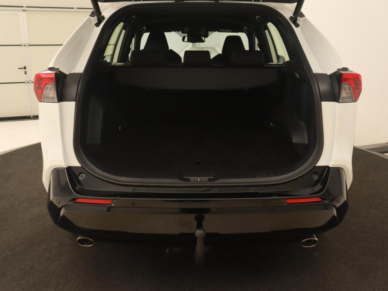 Toyota RAV4 2.5 Plug-in Hybrid AWD Dynamic | Trekhaak | Stoelverwarming | Adaptive cruise | Carplay | Achterbankverwarming | Full LED | Keyless