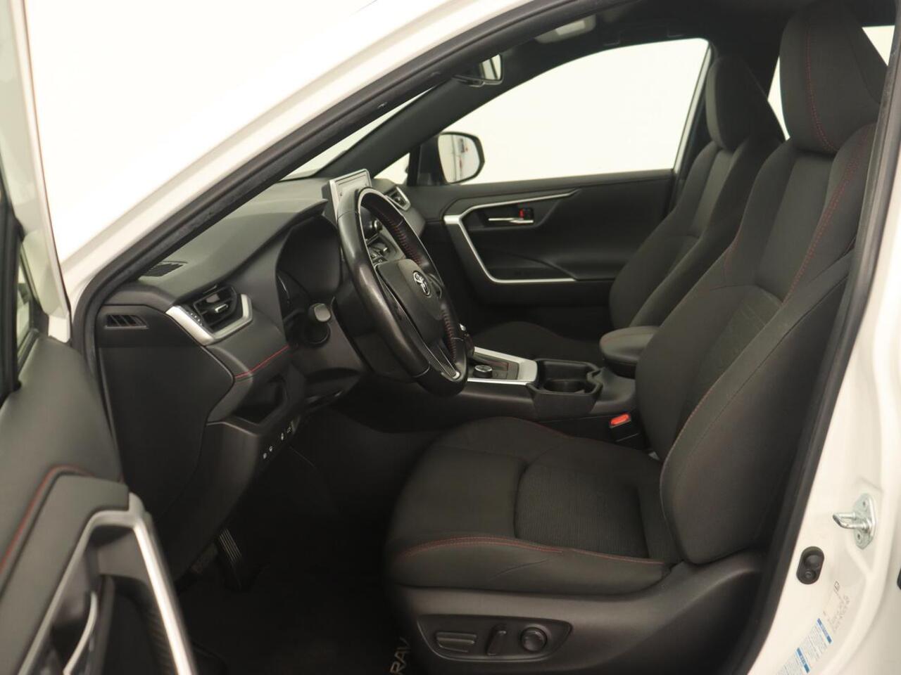 Toyota RAV4 2.5 Plug-in Hybrid AWD Dynamic | Trekhaak | Stoelverwarming | Adaptive cruise | Carplay | Achterbankverwarming | Full LED | Keyless