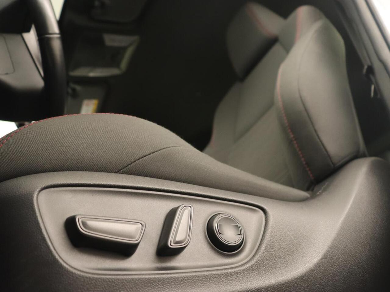 Toyota RAV4 2.5 Plug-in Hybrid AWD Dynamic | Trekhaak | Stoelverwarming | Adaptive cruise | Carplay | Achterbankverwarming | Full LED | Keyless