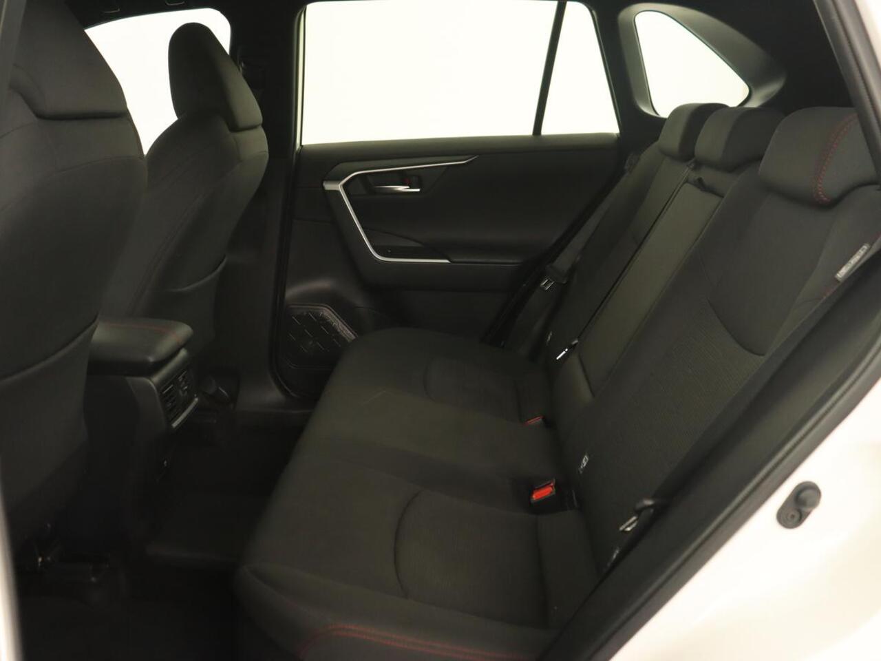 Toyota RAV4 2.5 Plug-in Hybrid AWD Dynamic | Trekhaak | Stoelverwarming | Adaptive cruise | Carplay | Achterbankverwarming | Full LED | Keyless