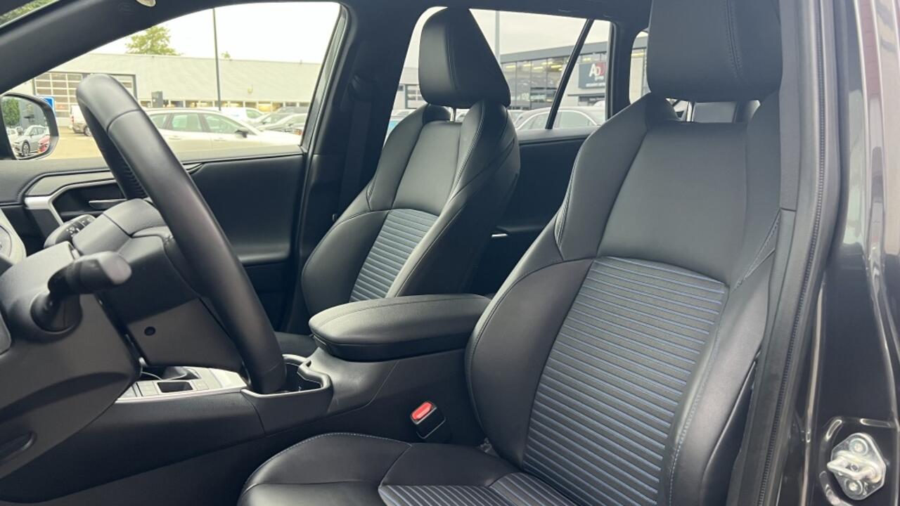 Toyota RAV4 2.5 Hybrid AWD Bi-T. | Trekhaak | Camera | Stoelverwarming