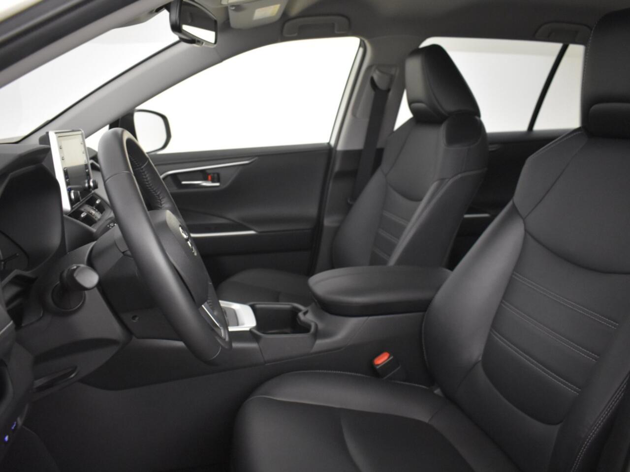 Toyota RAV4 2.5 Hybrid Style Edition | Stuur en Stoelverming | PDC V+A