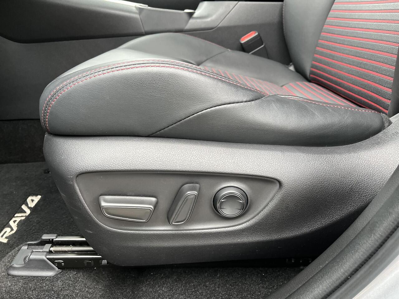 Toyota RAV4 2.5 Plug-in Hybrid AWD Bi-Tone Plus | All-in prijs | Leder | Trekhaak | Camera |