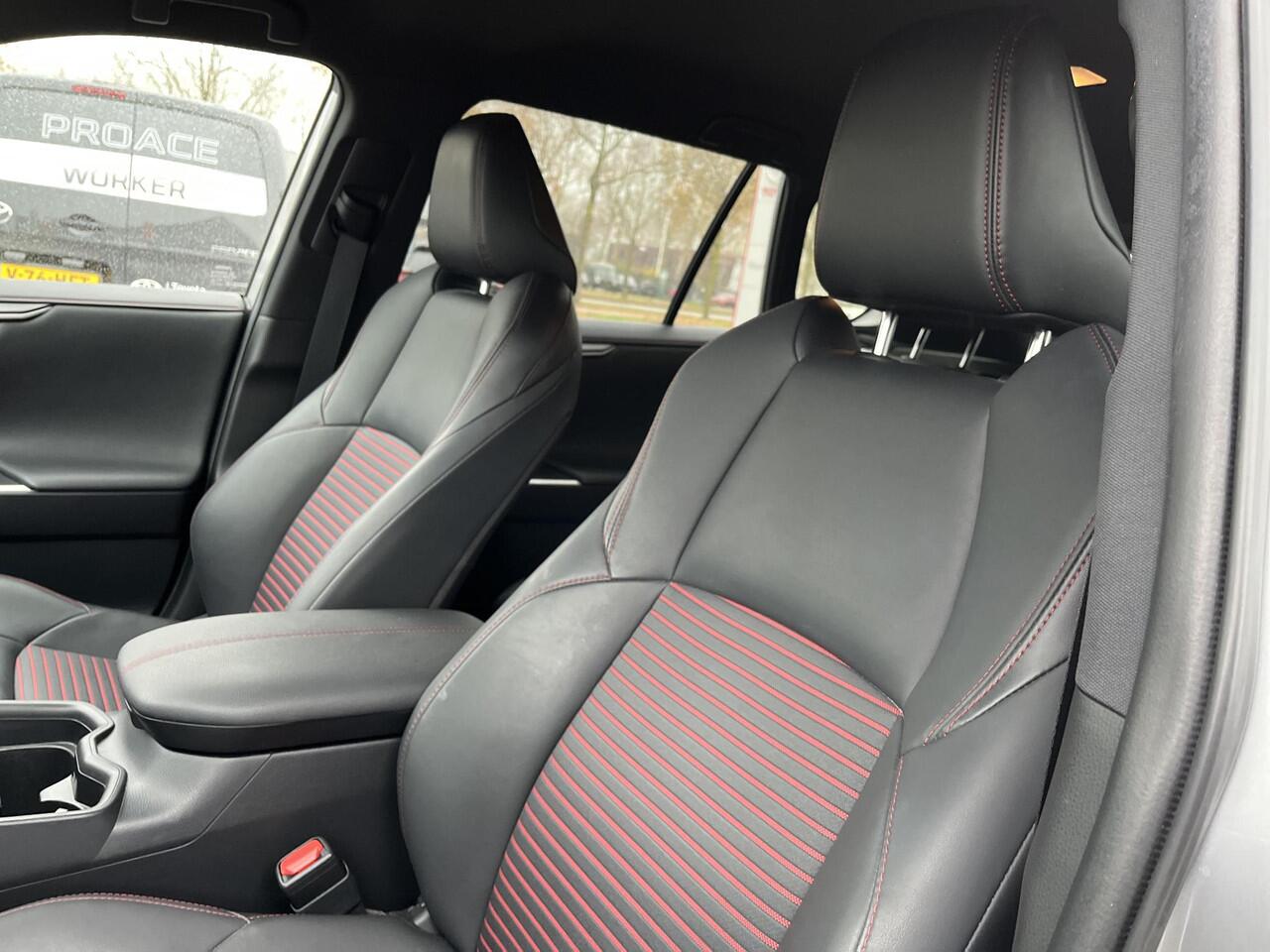 Toyota RAV4 2.5 Plug-in Hybrid AWD Bi-Tone Plus | All-in prijs | Leder | Trekhaak | Camera |