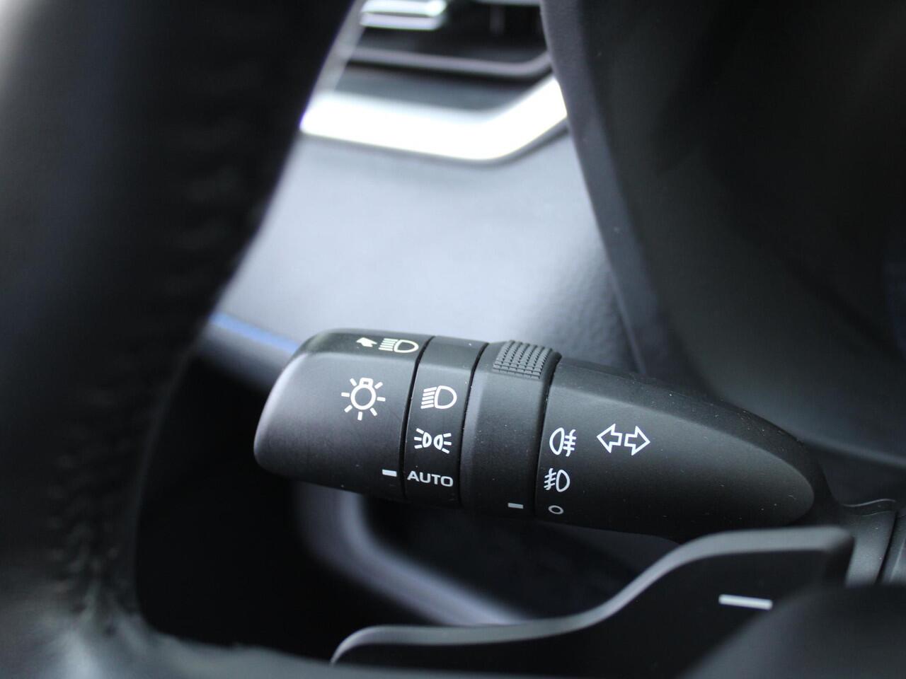 Toyota RAV4 2.5 Hybrid Style | BTW auto | Stoelverwarming | Navi | 18" LM | Camera | Cruise adapt. | Alarm | GPS | LED | Winterbanden |