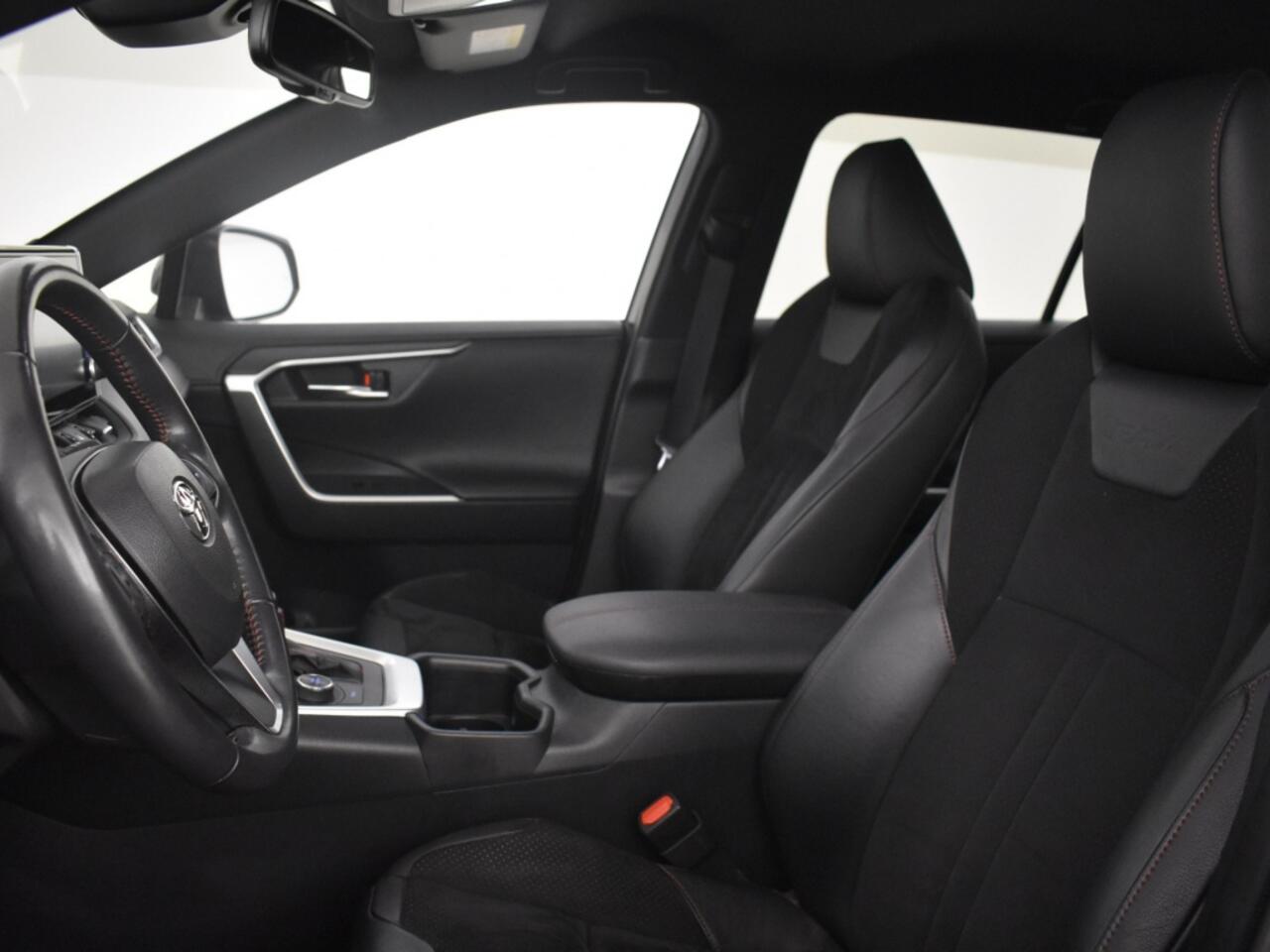 Toyota RAV4 2.5 Hybrid Plug-In AWD Style 306PK | PDC V+A | Stuur en Stoelver