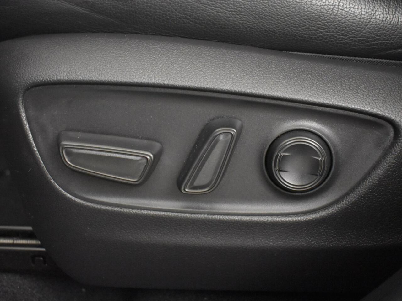 Toyota RAV4 2.5 Hybrid Plug-In AWD Style 306PK | PDC V+A | Stuur en Stoelver