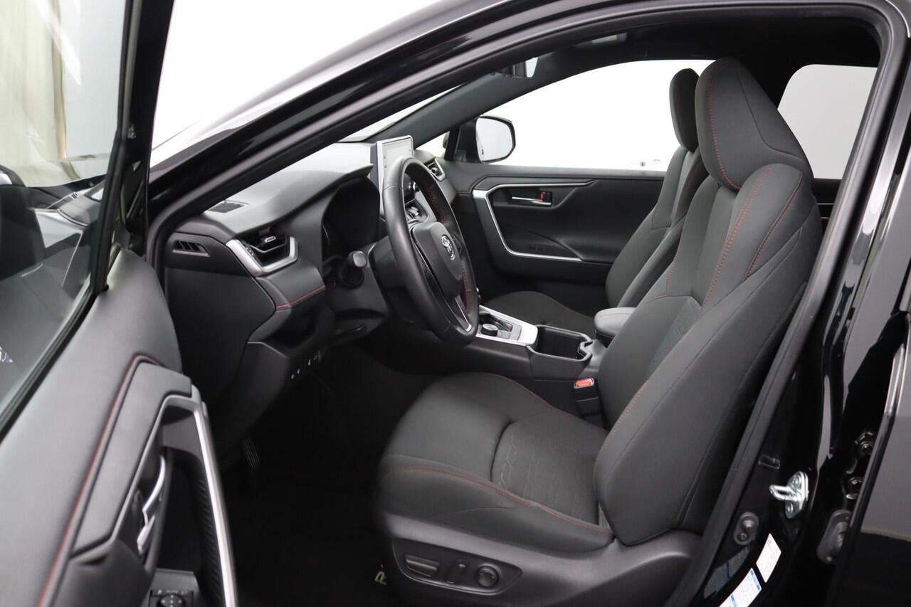 Toyota RAV4 2.5 Plug-in Hybrid AWD Dynamic Elektrisch Verstelbare Bestuurdersstoel | Stoel en Stuurwielverwarming | Draadloos telefoonlader | Grootscherm Navigatie |