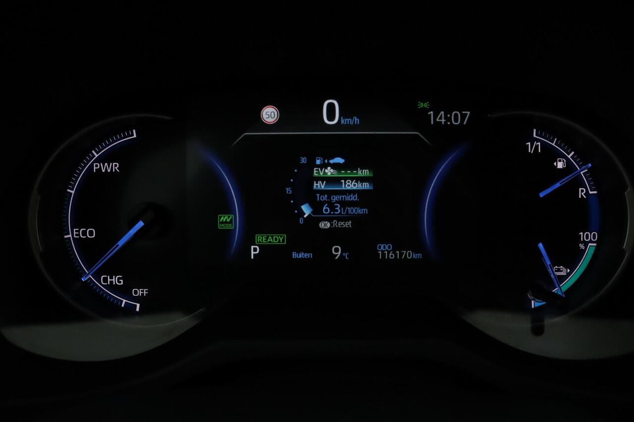 Toyota RAV4 2.5 Plug-in Hybrid AWD Style | Adaptive Cruise Control| Achteruitrijcamera | Stoel- en Stuurverwarming | Panoramadak | Trekhaak | 1500 kg Trekgewicht |