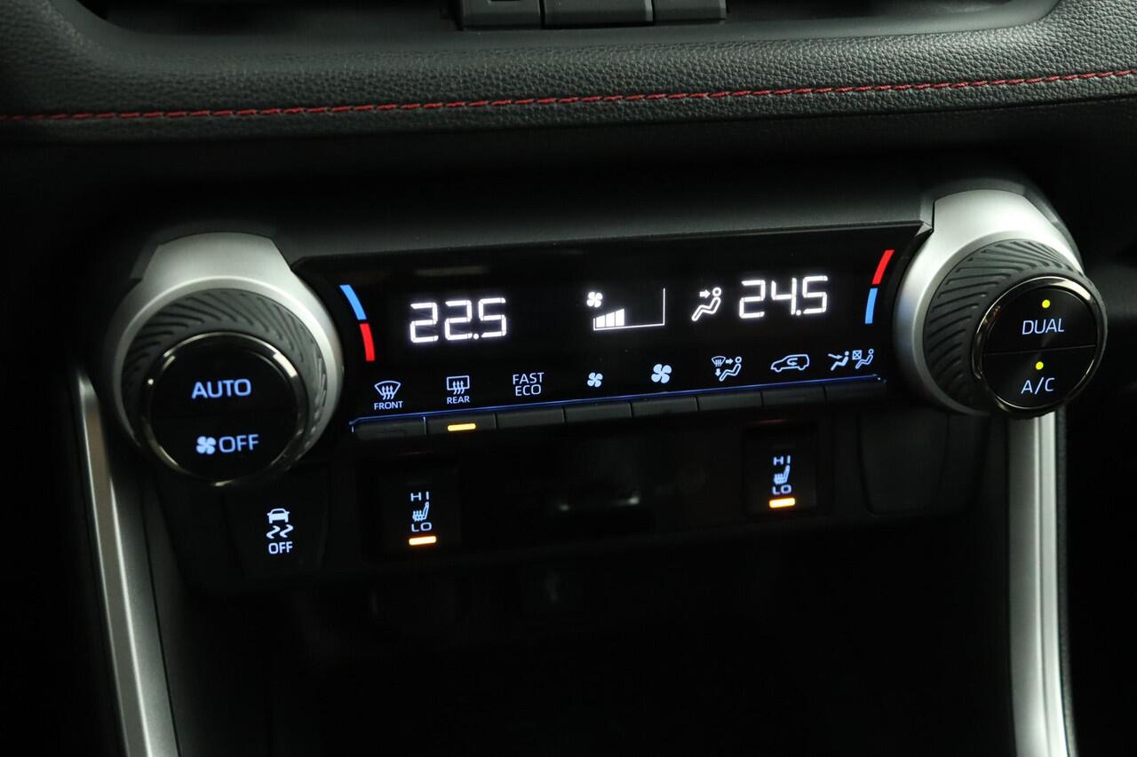 Toyota RAV4 2.5 Plug-in Hybrid AWD Style | Adaptive Cruise Control| Achteruitrijcamera | Stoel- en Stuurverwarming | Panoramadak | Trekhaak | 1500 kg Trekgewicht |