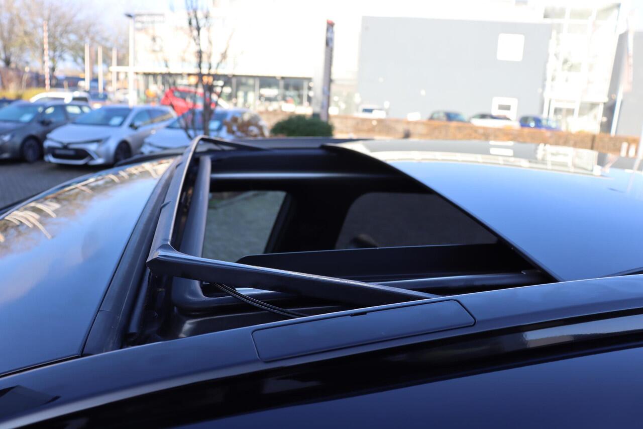 Toyota RAV4 2.5 Plug-in Hybrid AWD Bi-Tone Plus, Panoramadak , Head-Up Display , Trekhaak