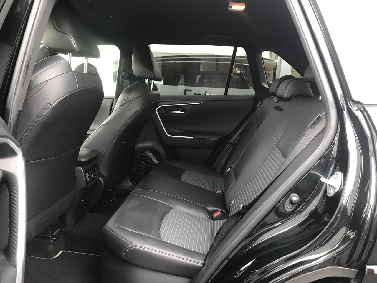 Toyota RAV4 2.5 Hybrid AWD Black Edition 360camera