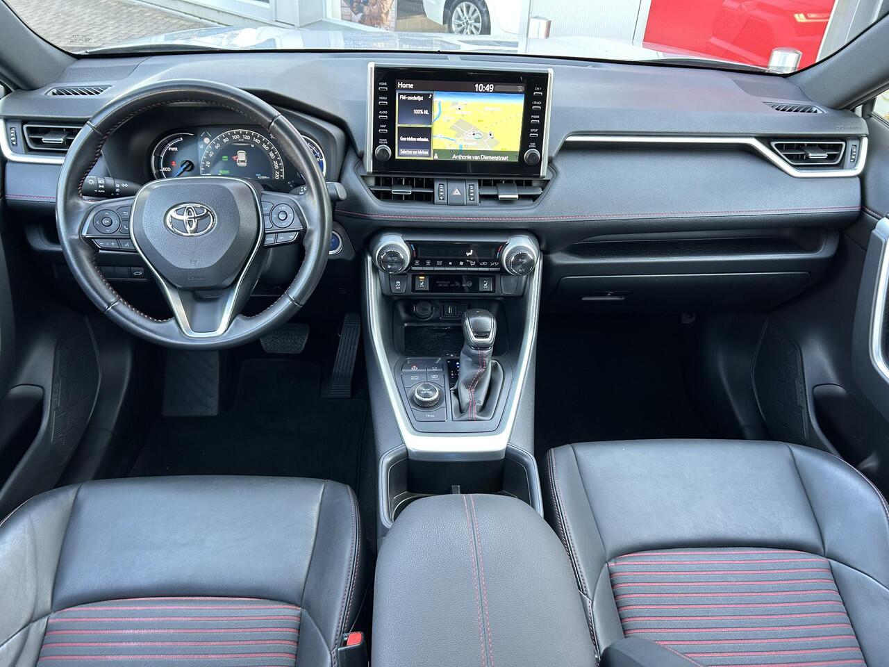 Toyota RAV4 2.5 Plug-in Hybrid AWD Style Navigatie, Stoelverwarming, Dodehoek detectie, Achteruitrijcamera, Elek. zetel, LED, Privacy glass, Smart Key
