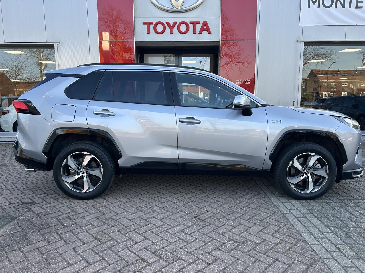 Toyota RAV4 2.5 Plug-in Hybrid AWD Style Navigatie, Stoelverwarming, Dodehoek detectie, Achteruitrijcamera, Elek. zetel, LED, Privacy glass, Smart Key