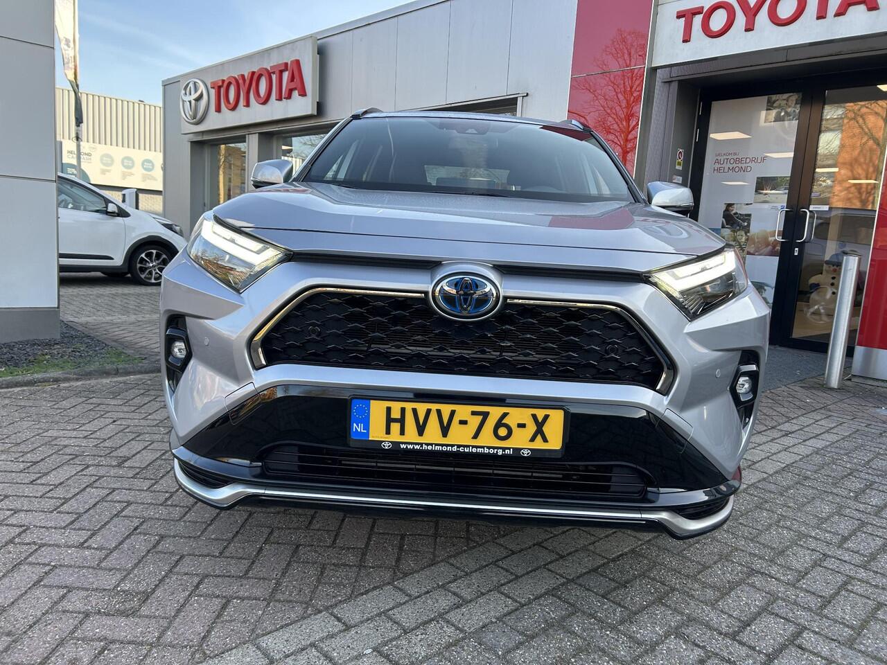 Toyota RAV4 2.5 Plug-in Hybrid AWD Style Navigatie, Stoelverwarming, Dodehoek detectie, Achteruitrijcamera, Elek. zetel, LED, Privacy glass, Smart Key