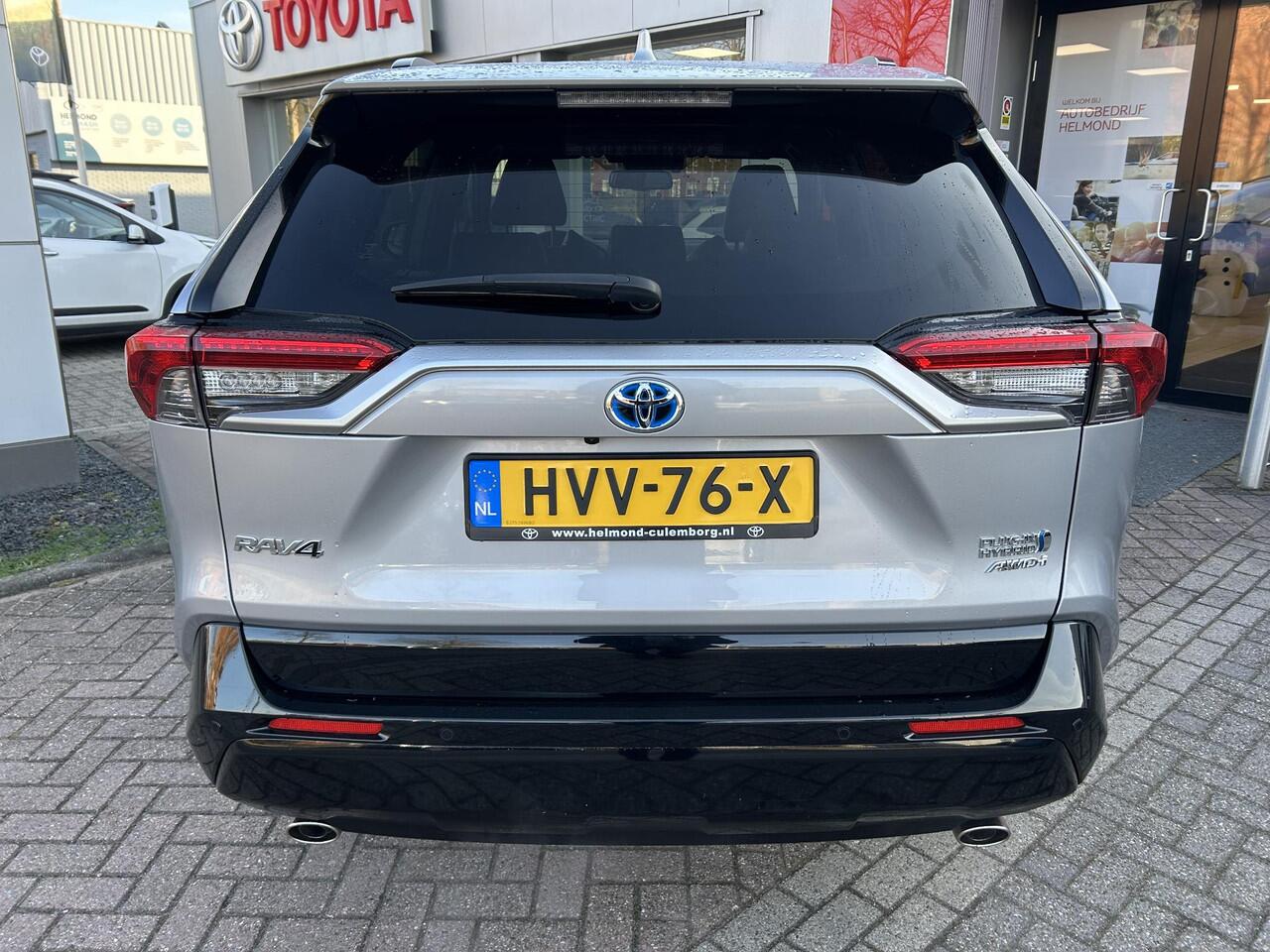 Toyota RAV4 2.5 Plug-in Hybrid AWD Style Navigatie, Stoelverwarming, Dodehoek detectie, Achteruitrijcamera, Elek. zetel, LED, Privacy glass, Smart Key