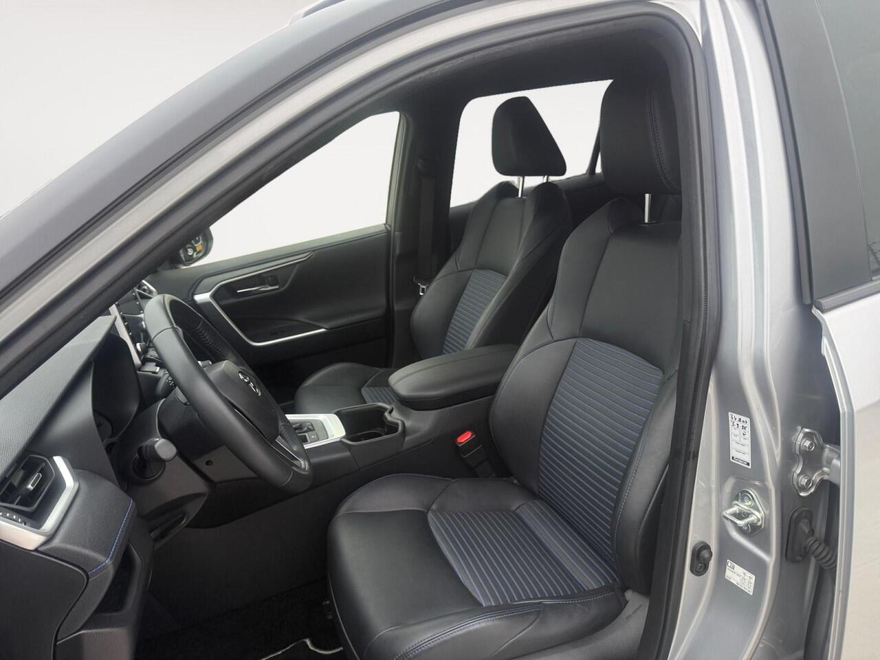 Toyota RAV4 2.5 Hybrid Style | Automaat | Camera | Stoel/Stuur Verwarming | Apple Carplay/Android Auto | Climate Control | Cruise Control Adaptief | DAB |